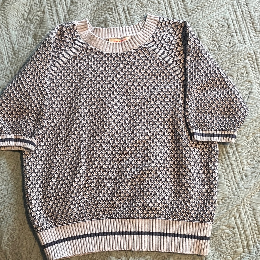 Textured Short Sleeve Knit Sweater in Light Blue and Navy